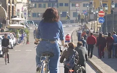 Fino a 30 euro al mese per chi usa la bici al posto della macchina: Firenze vara gli incentivi per le due ruote | IlSole24ore