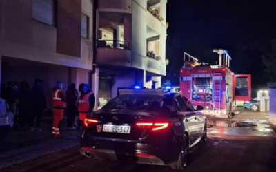 Auto in fiamme nel parcheggio di un palazzo, evacuati i residenti | Latinanews.eu