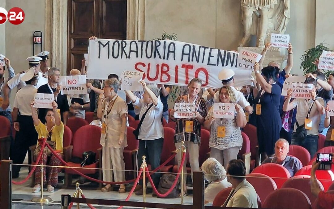 “PIÙ SERVIZI SOCIALI MENO ANTENNE”. CITTADINI IN CAMPIDOGLIO CONTRO IL 5G | Byoblu.com