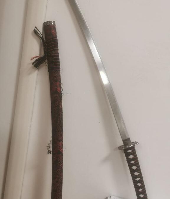 MALAMOVIDA A LATINA, FERMATO UN RAGAZZO IN POSSESSO DI UNA KATANA | Latinatu