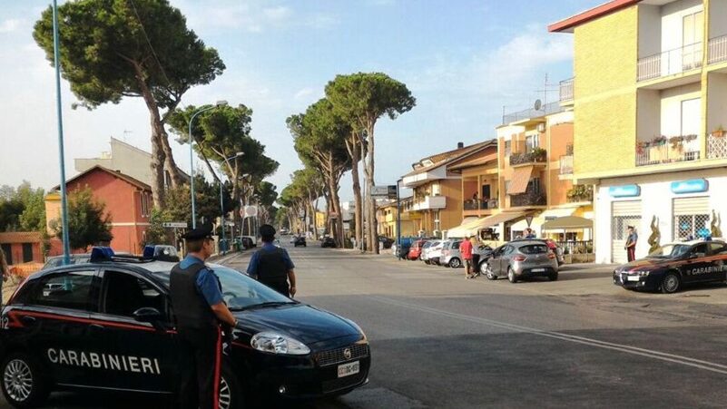 latina scalo carabinieri posto di blocco